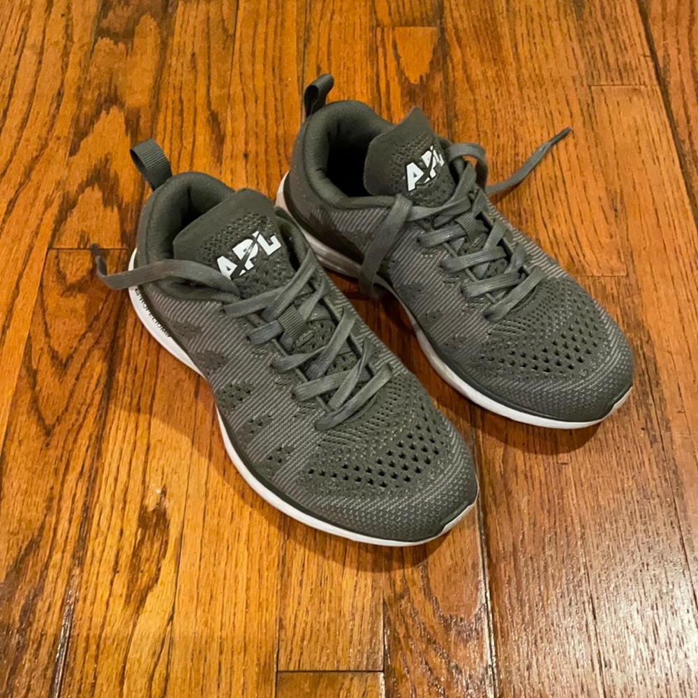 SZ 5.5 APL olive green